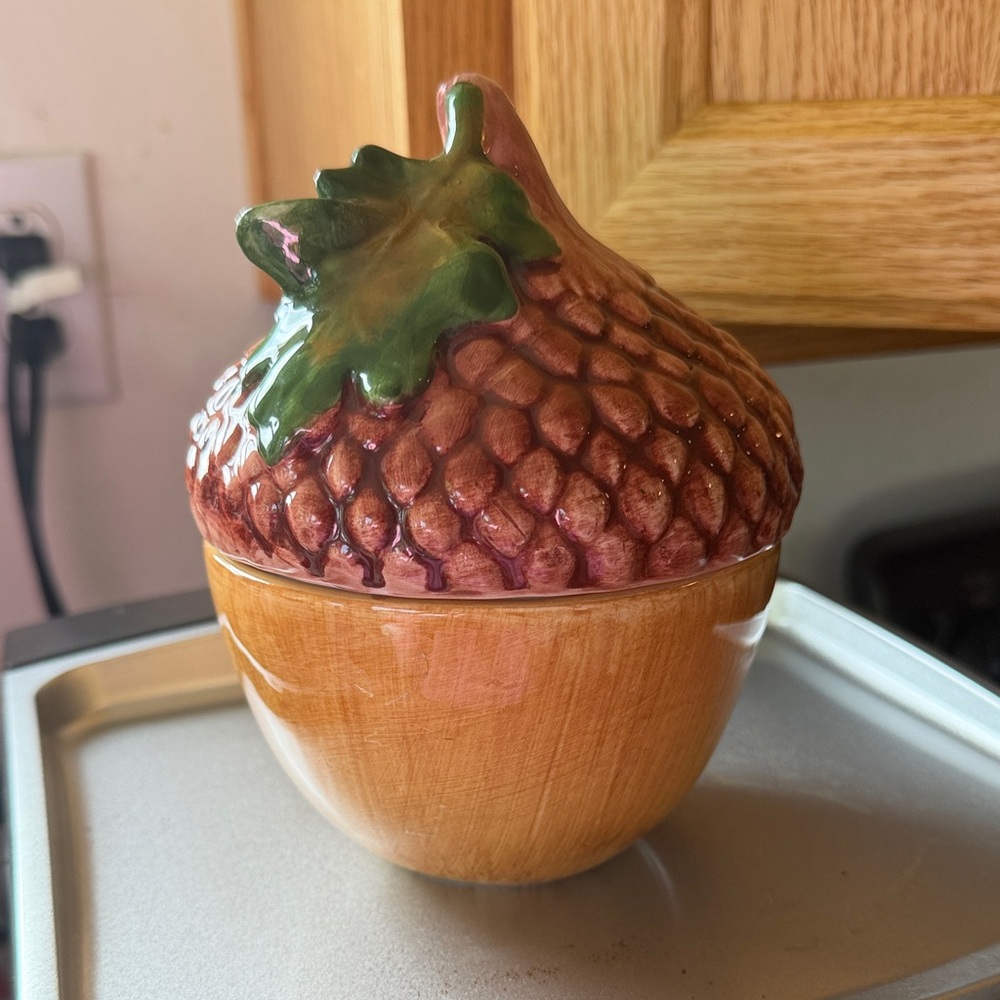 Vietri Glazed Acorn Ceramic jar in Honey Brown and Cream